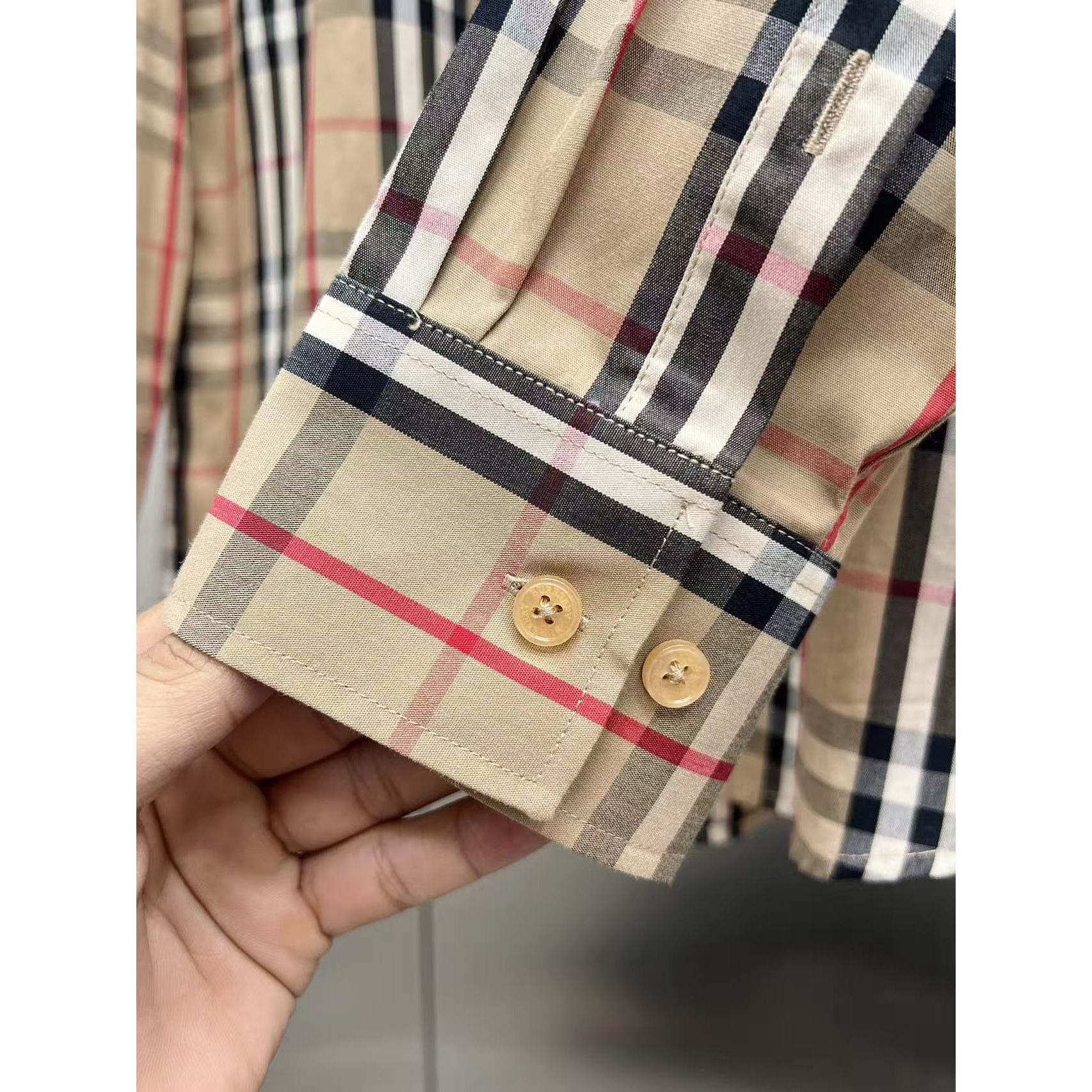 <p>Burberry 长袖衬衫(783236)</p>