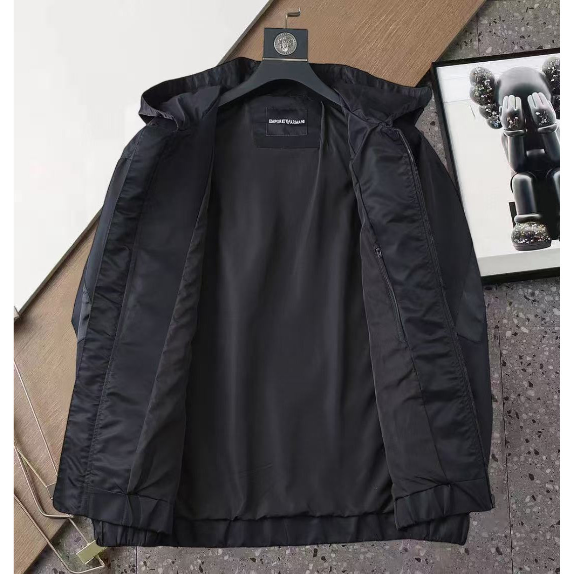 <p>Giorgio_Armani 男士夹克外套(黑)<br />
&nbsp;</p>