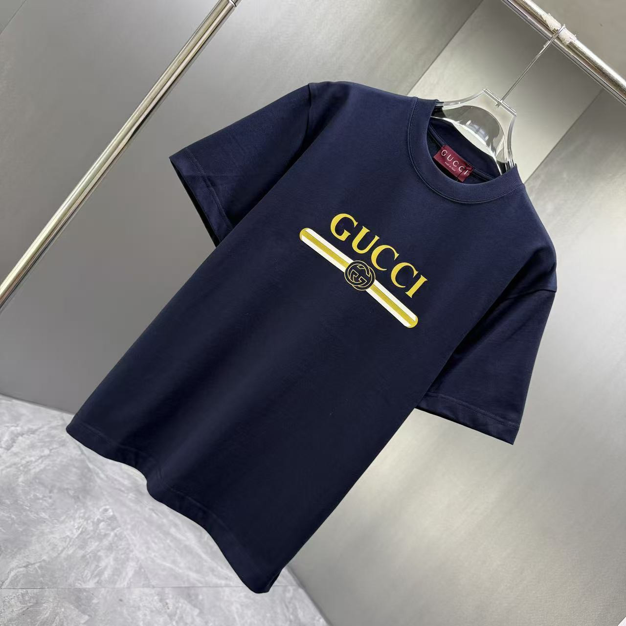 <p>GUCCI 短袖T恤(深藍)</p>