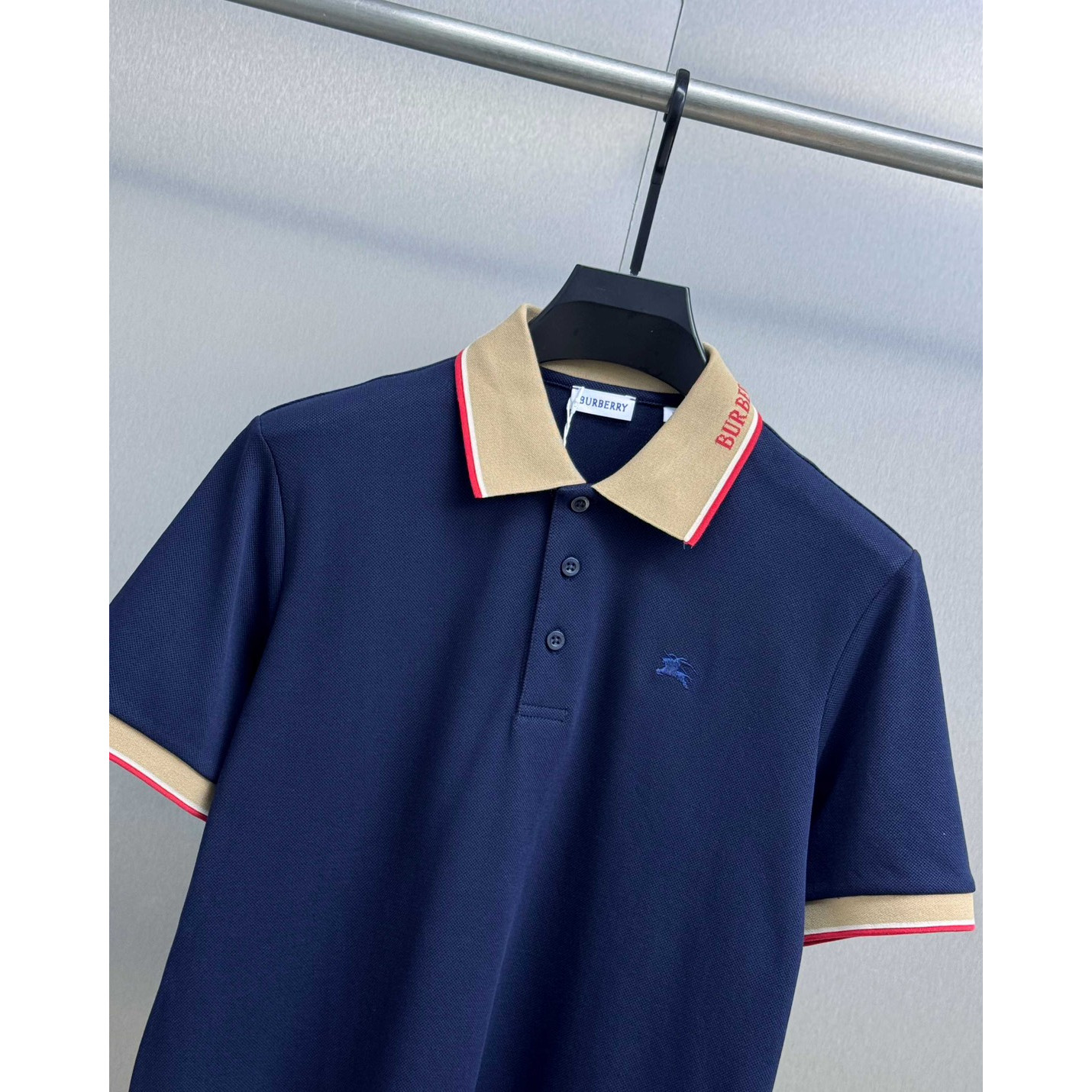 <p>BURBERRY 短袖翻领polo衫(藍)</p>