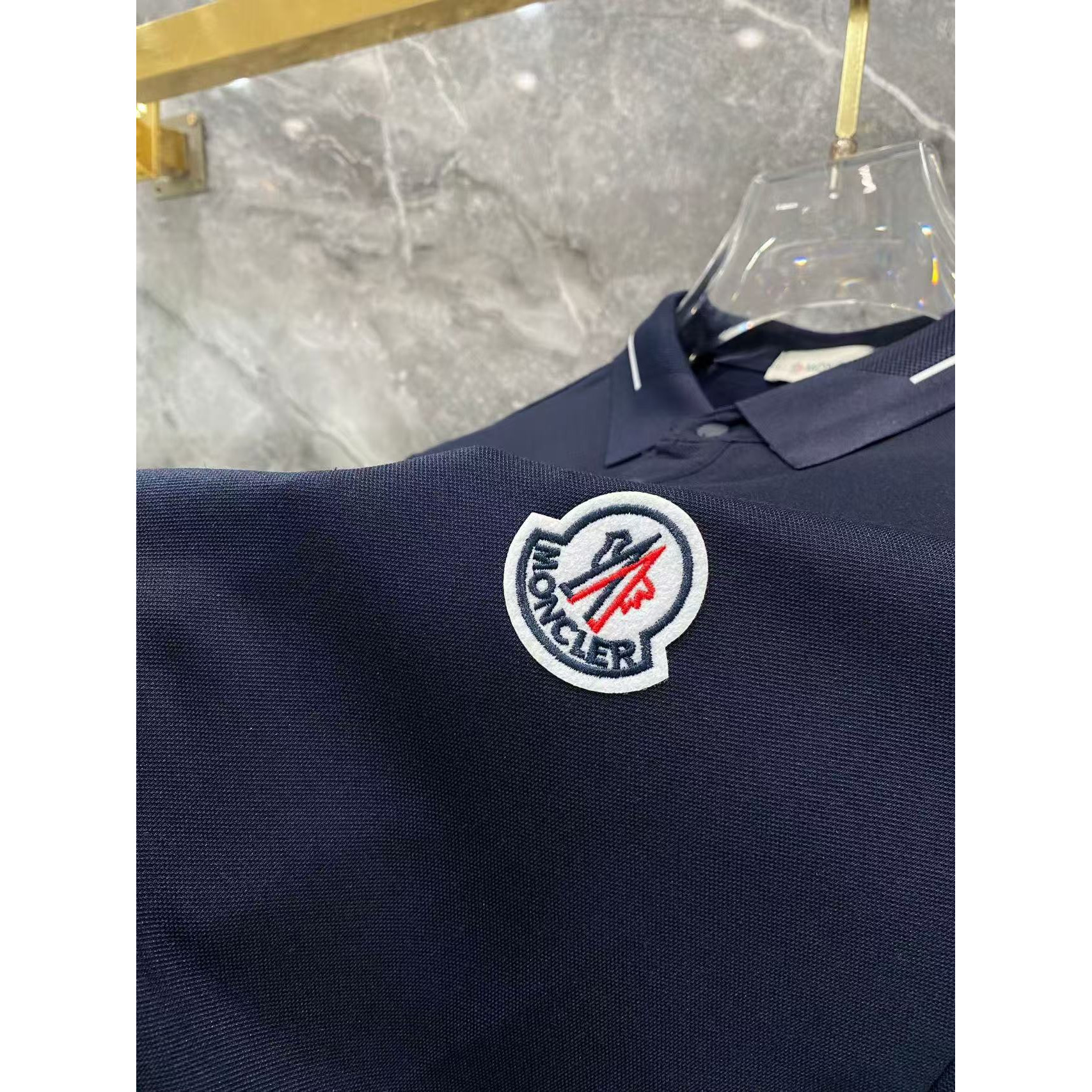 <p>MONCLER 秋冬长袖Polo(782996)</p>