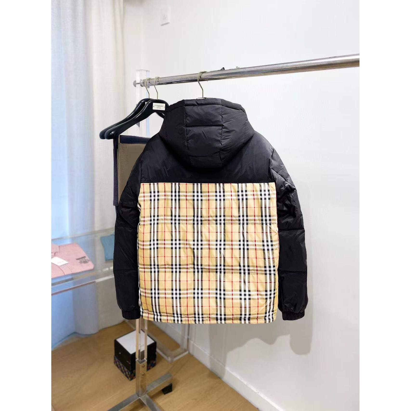 <p>BURBERRY 秋冬新款羽绒服(黑)</p>
