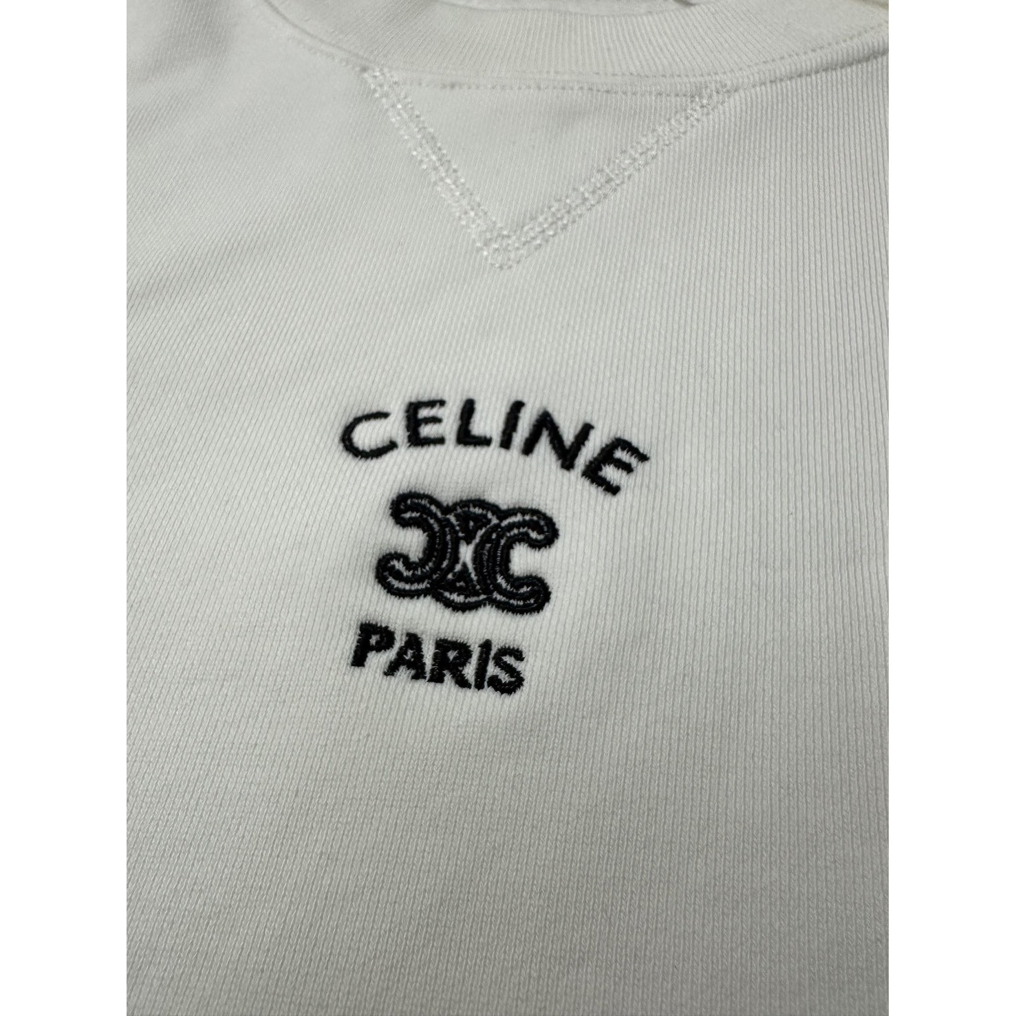 <p>Celine 长袖T恤(白)</p>