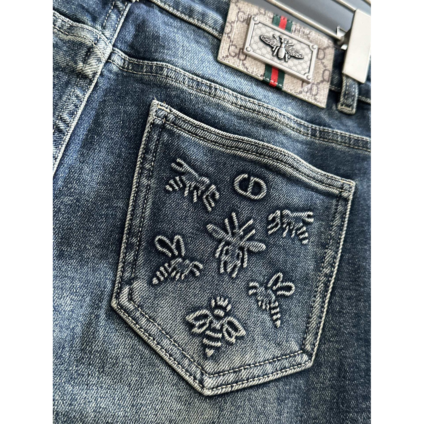 <p>DIOR&nbsp;高品质牛仔裤</p>