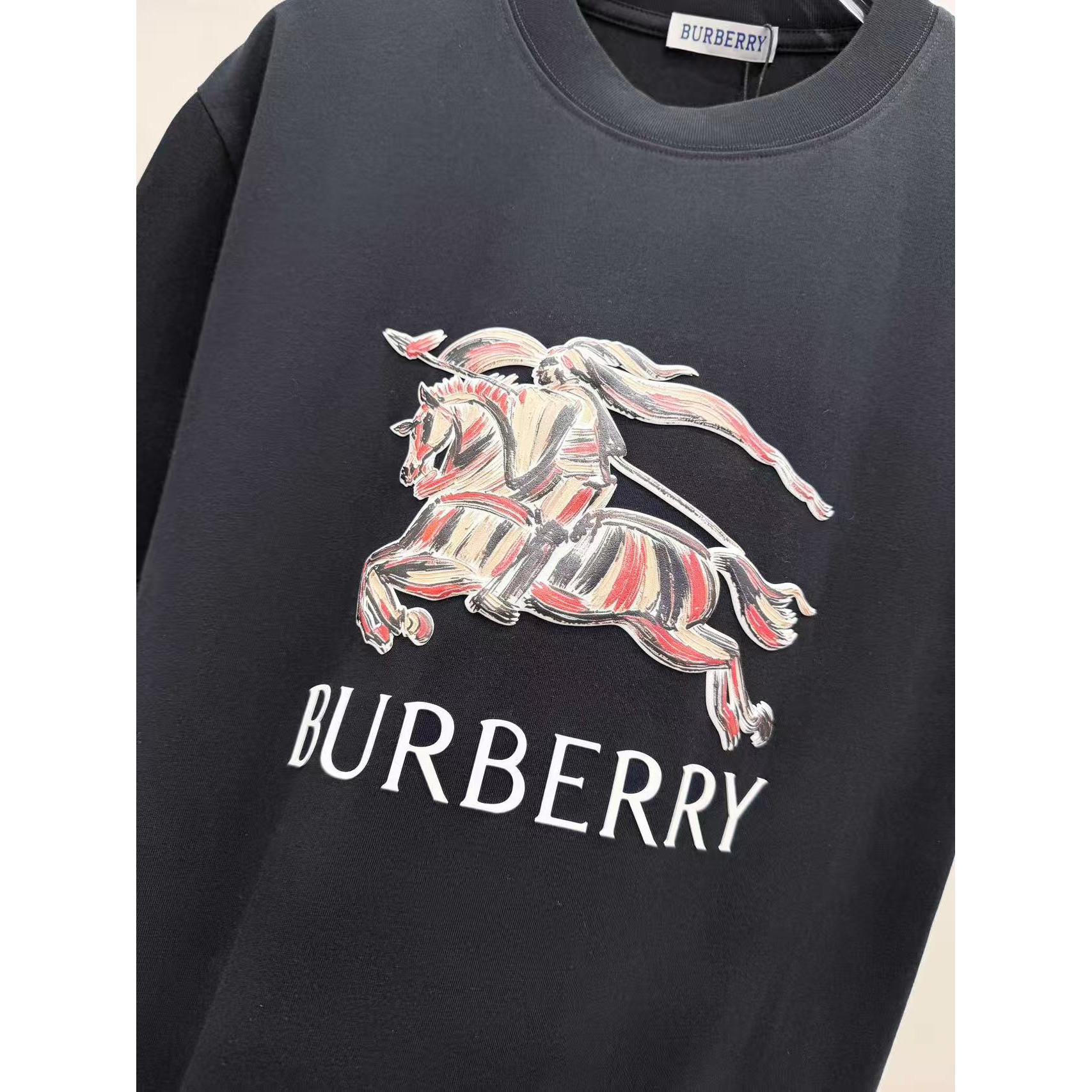 <p>&nbsp;BURBERRY 战马字母短袖t恤(黑)&nbsp;</p>