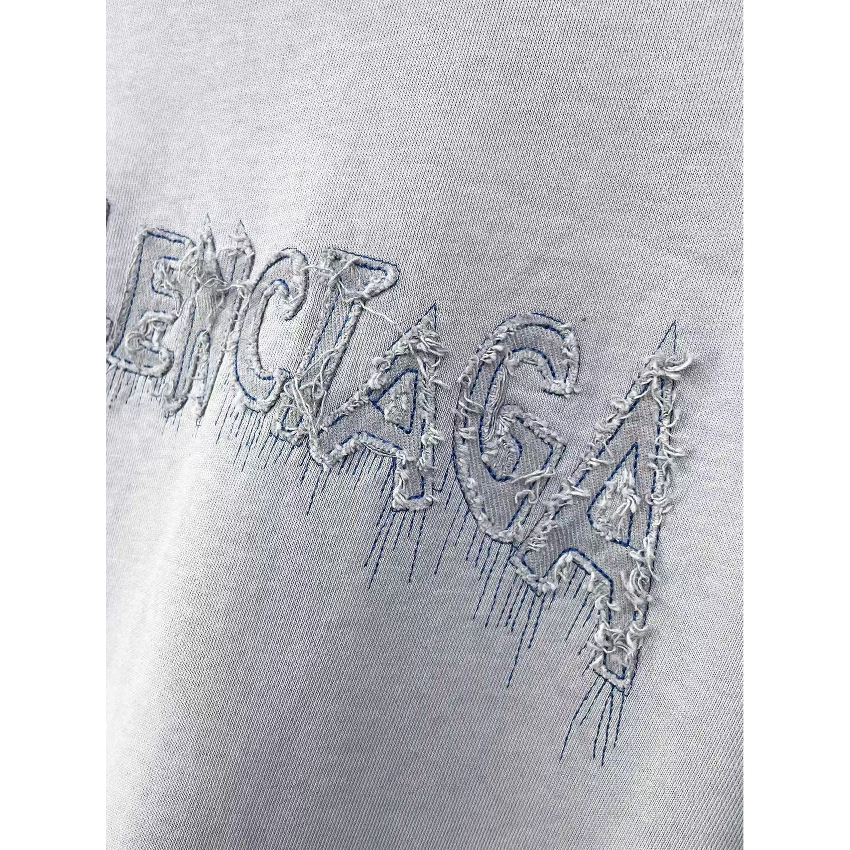 <p>Balenciaga 圓領長袖T恤(洗水灰)</p>
