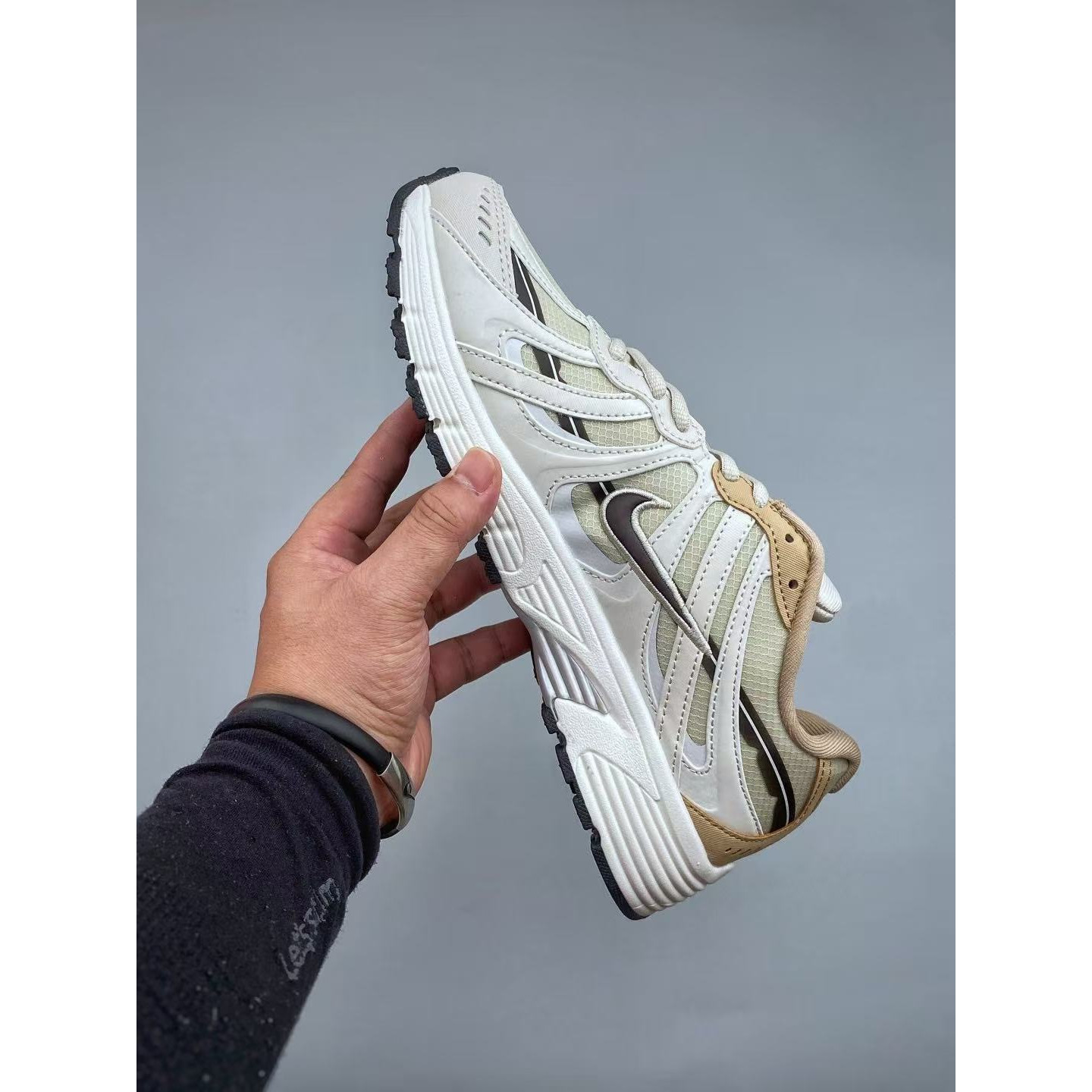 <p>Nike P-9000 休闲跑步鞋&nbsp;</p>