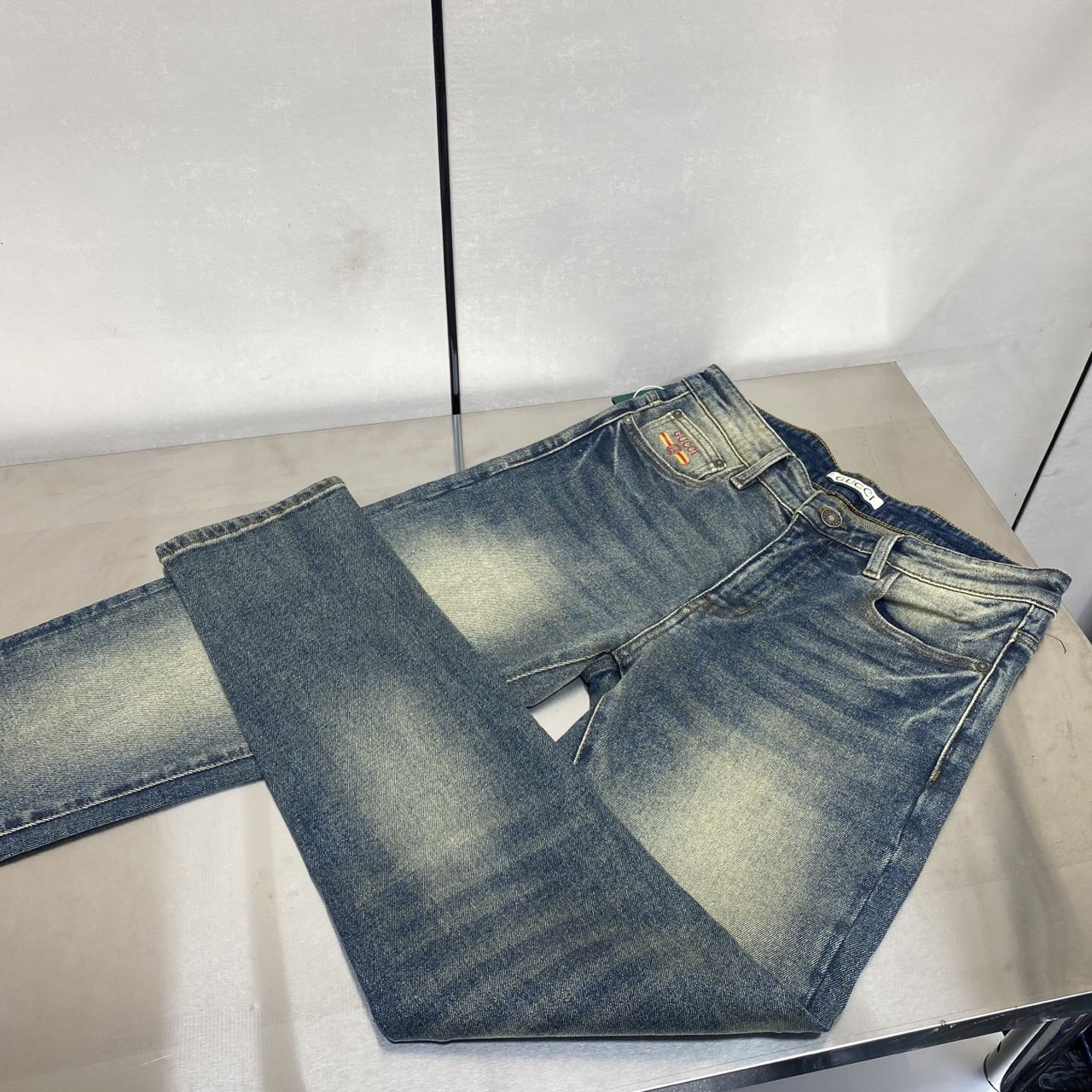 <p>GUCCI&nbsp;丹宁水洗牛仔裤(6912)</p>