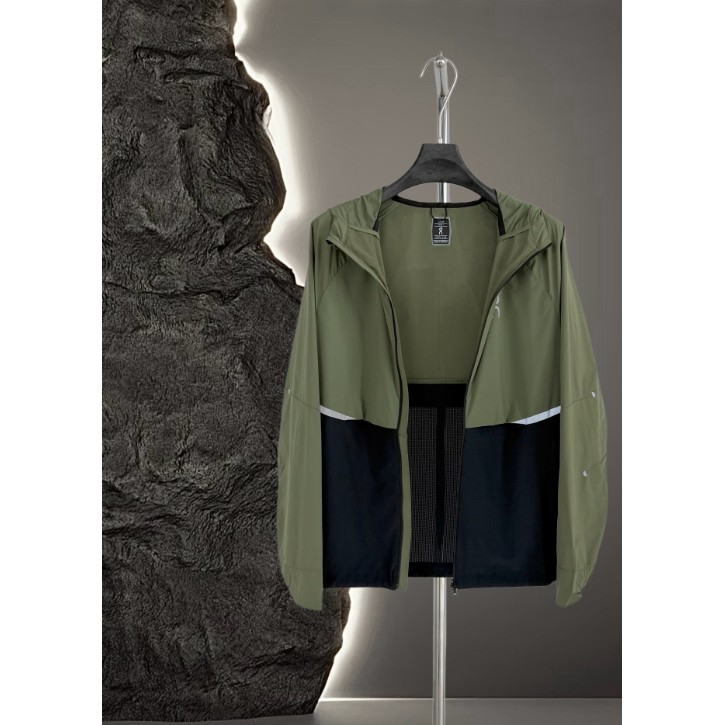 <p>On Weather Jacket Insulated 輕量外套</p>