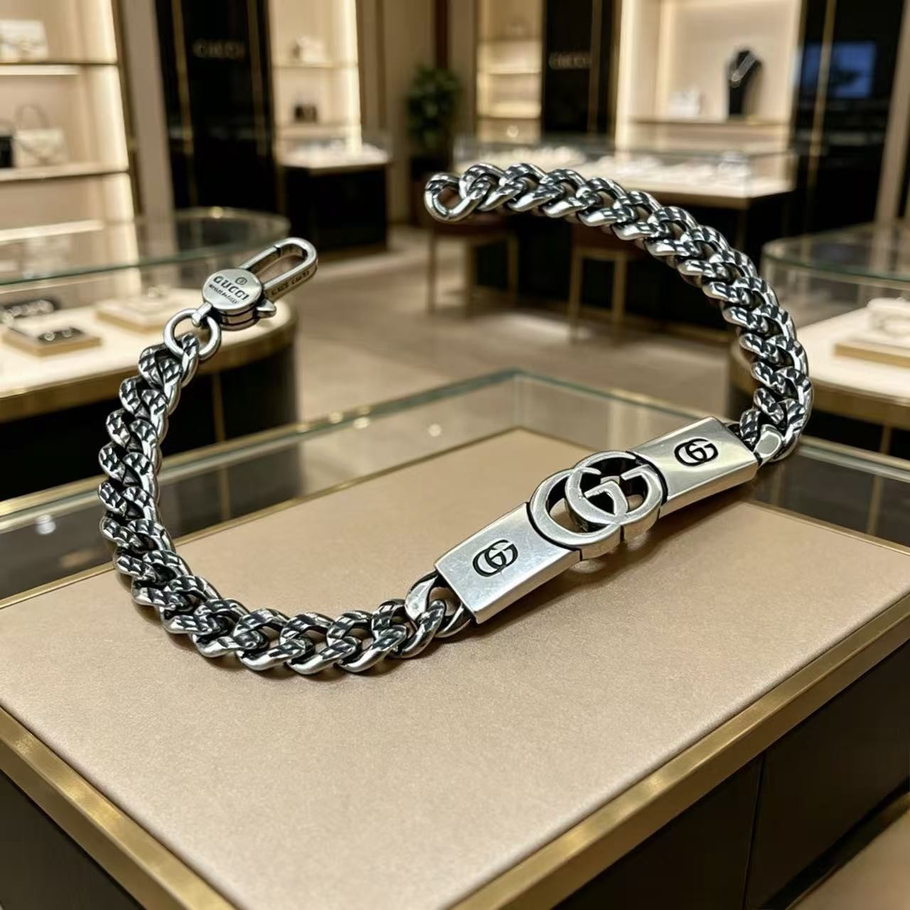 <p>GUCCI&nbsp;手链</p>