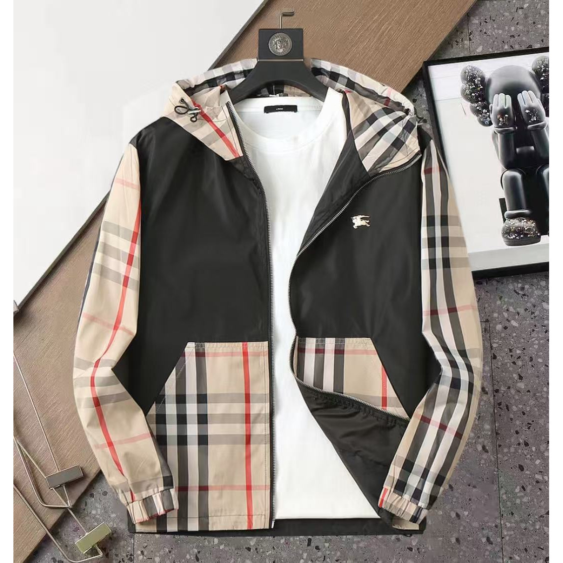 <p>BURBERRY 男士夹克外套(卡其)</p>