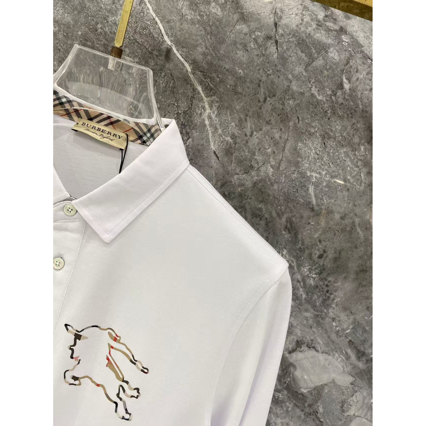 <p>Burberry 秋冬长袖Polo(782983)</p>