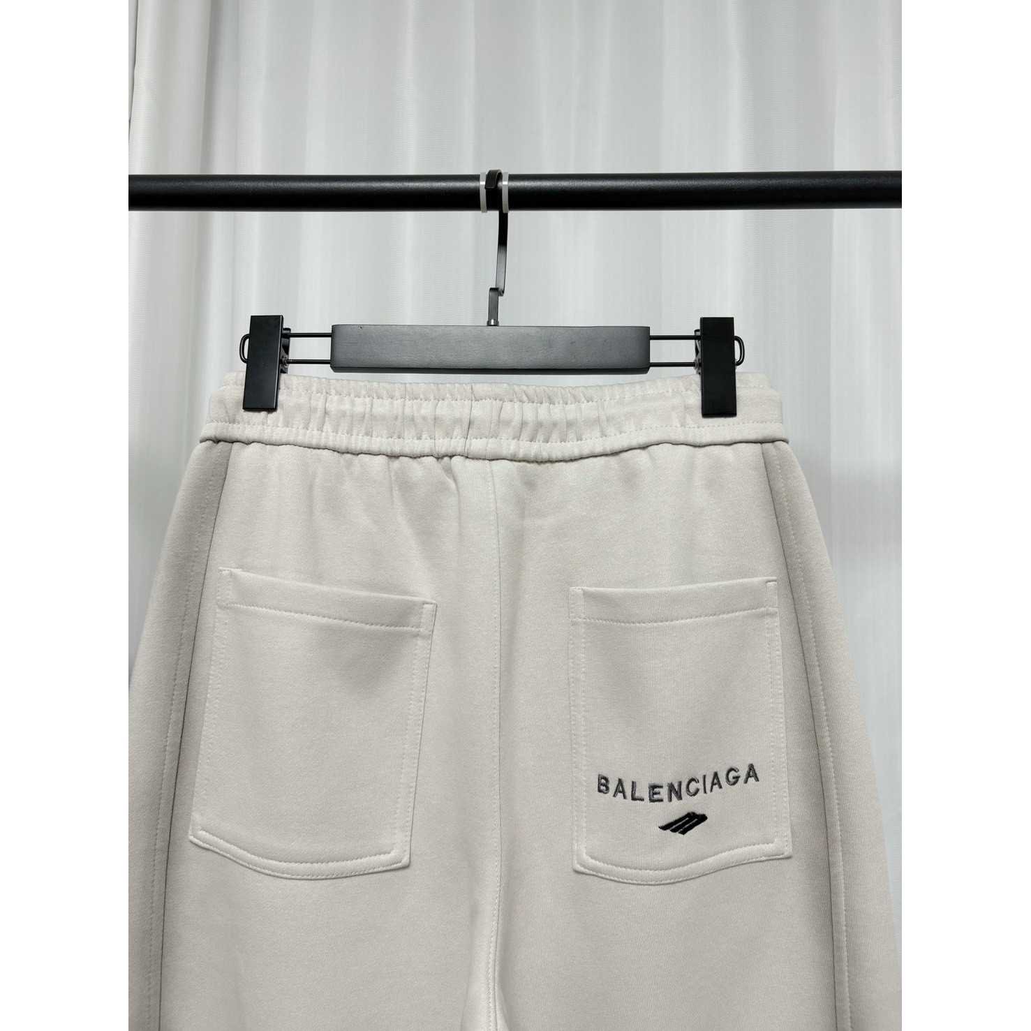 <p>Balenciaga 休闲长裤</p>