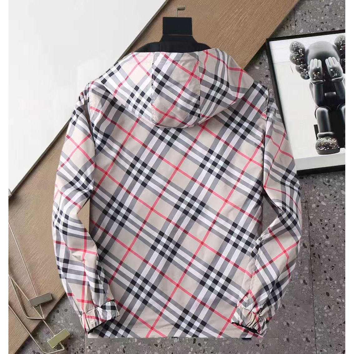 <p>BURBERRY&nbsp;男士夹克外套(800817)</p>
