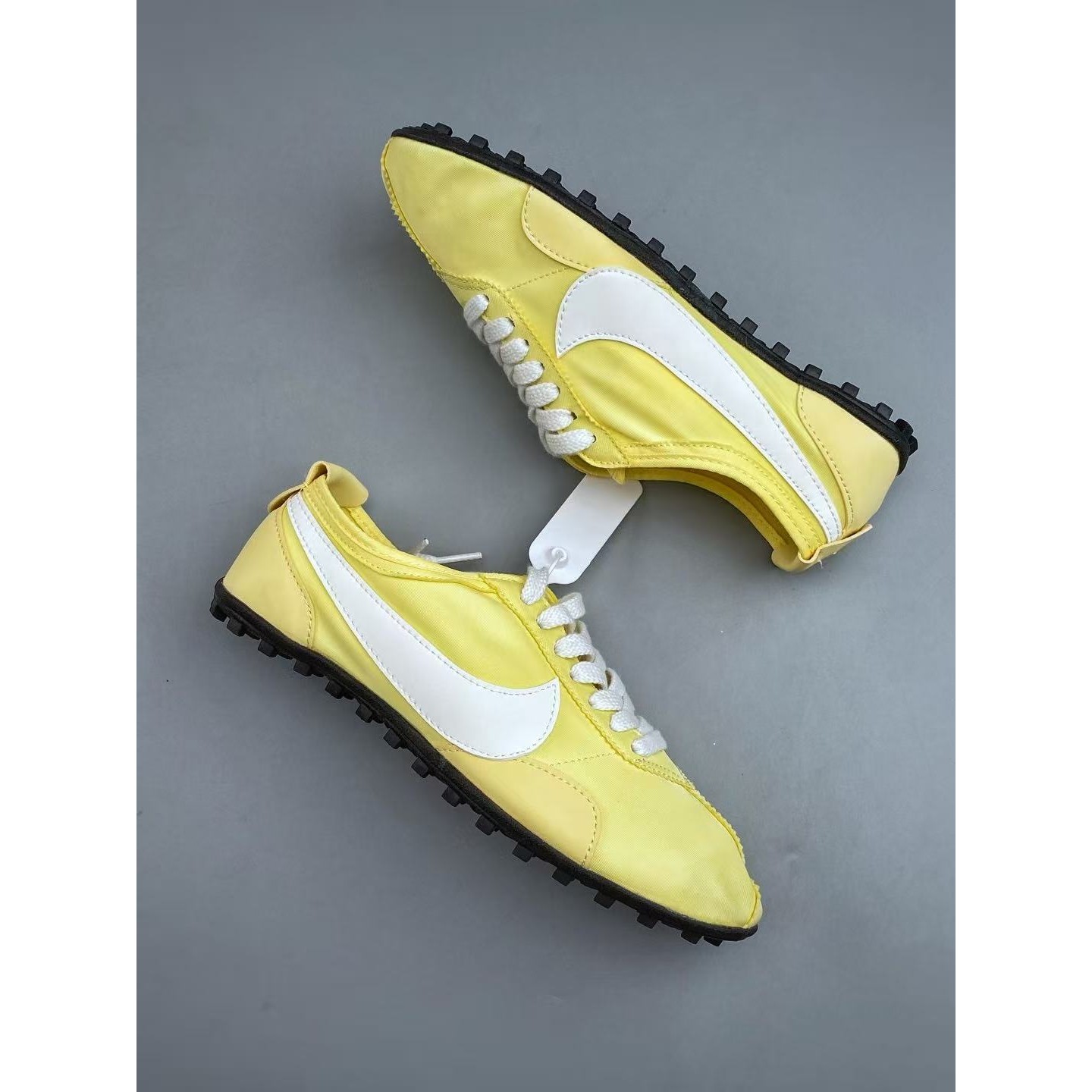 <p>NIKE MOON SHOE OG SP 休闲板鞋(黃)</p>