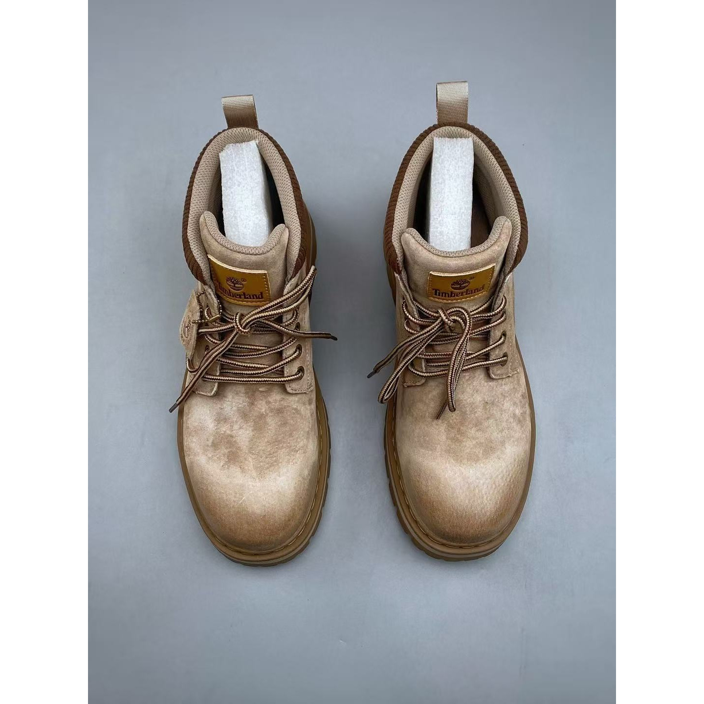 <p>Timberland 经典户外休闲大黄靴系列(淺棕色)</p>