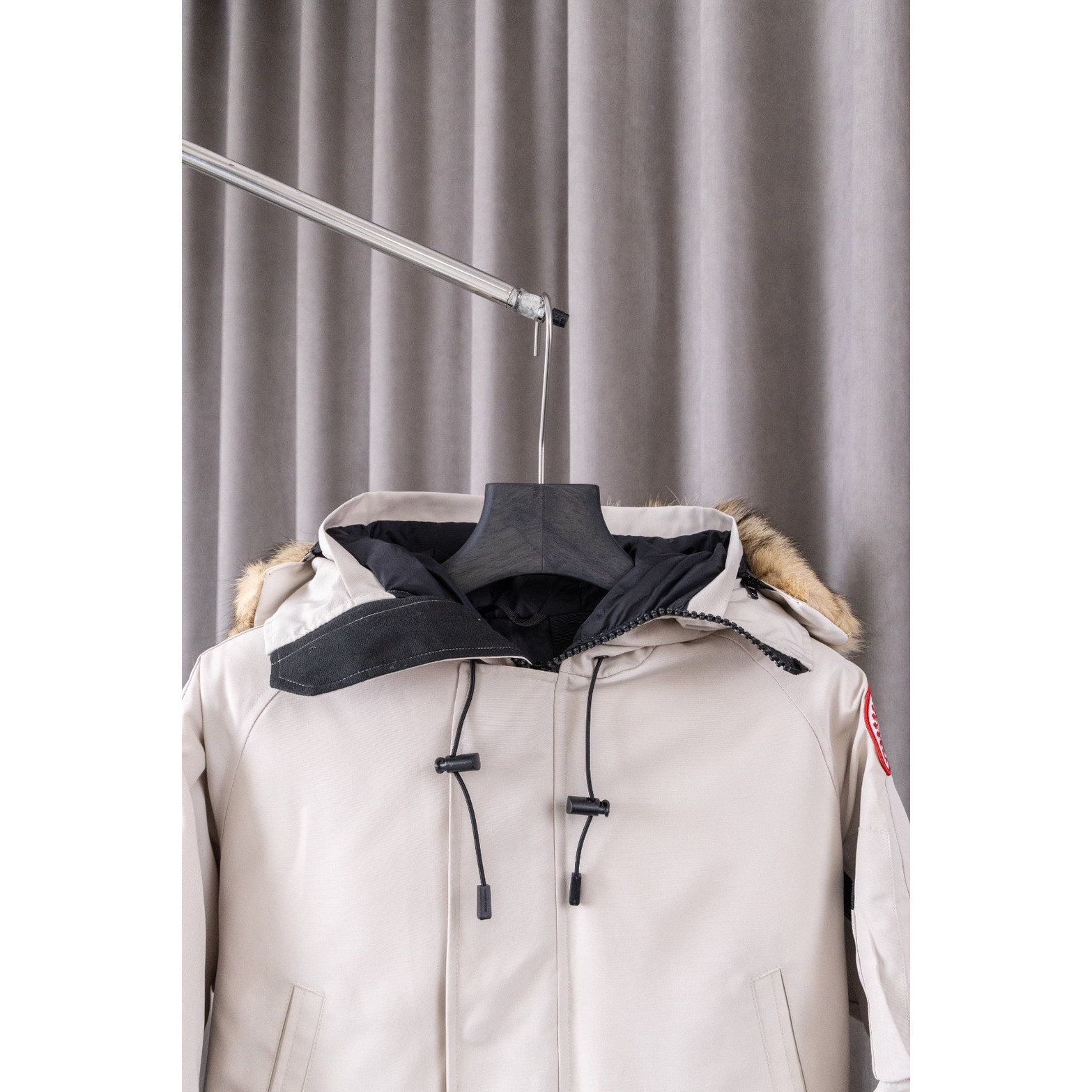 <p>Canada Goose 01款 Chilliwack Bomber 飞行员羽绒服(象牙白)</p>