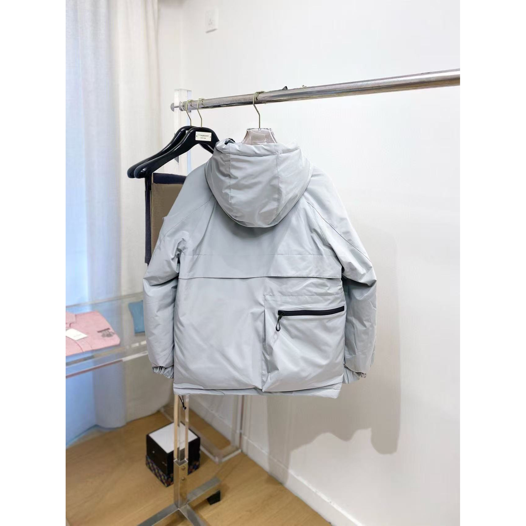<p>Arc'teryx 秋冬新款羽绒服(灰白)</p>