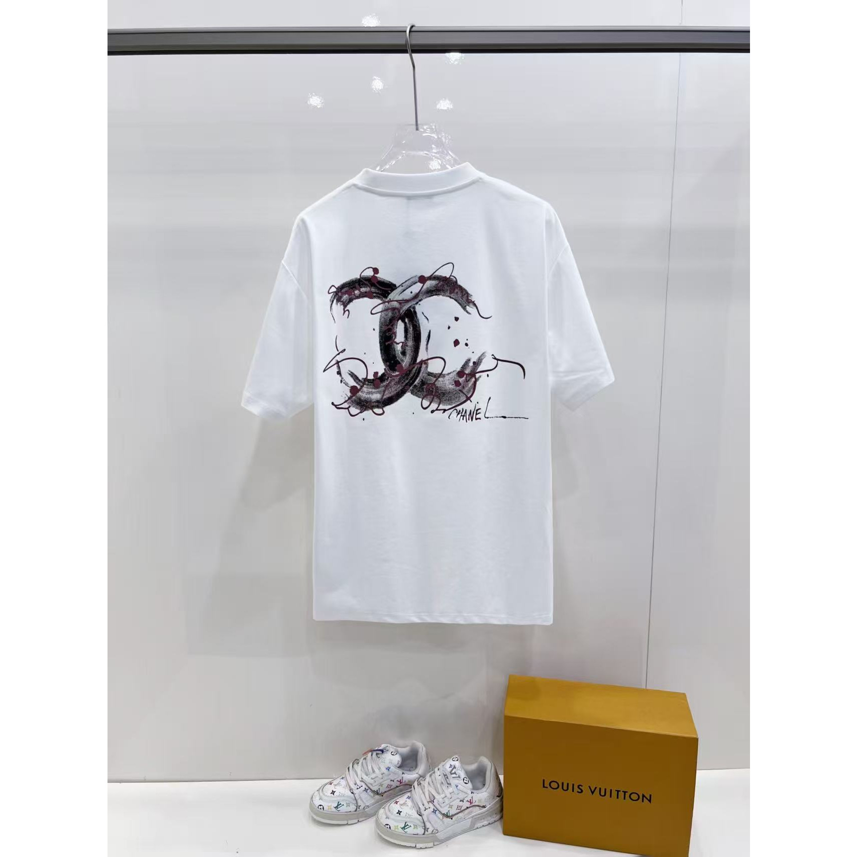 <p>CHANEL 短袖圆领T恤(白)</p>