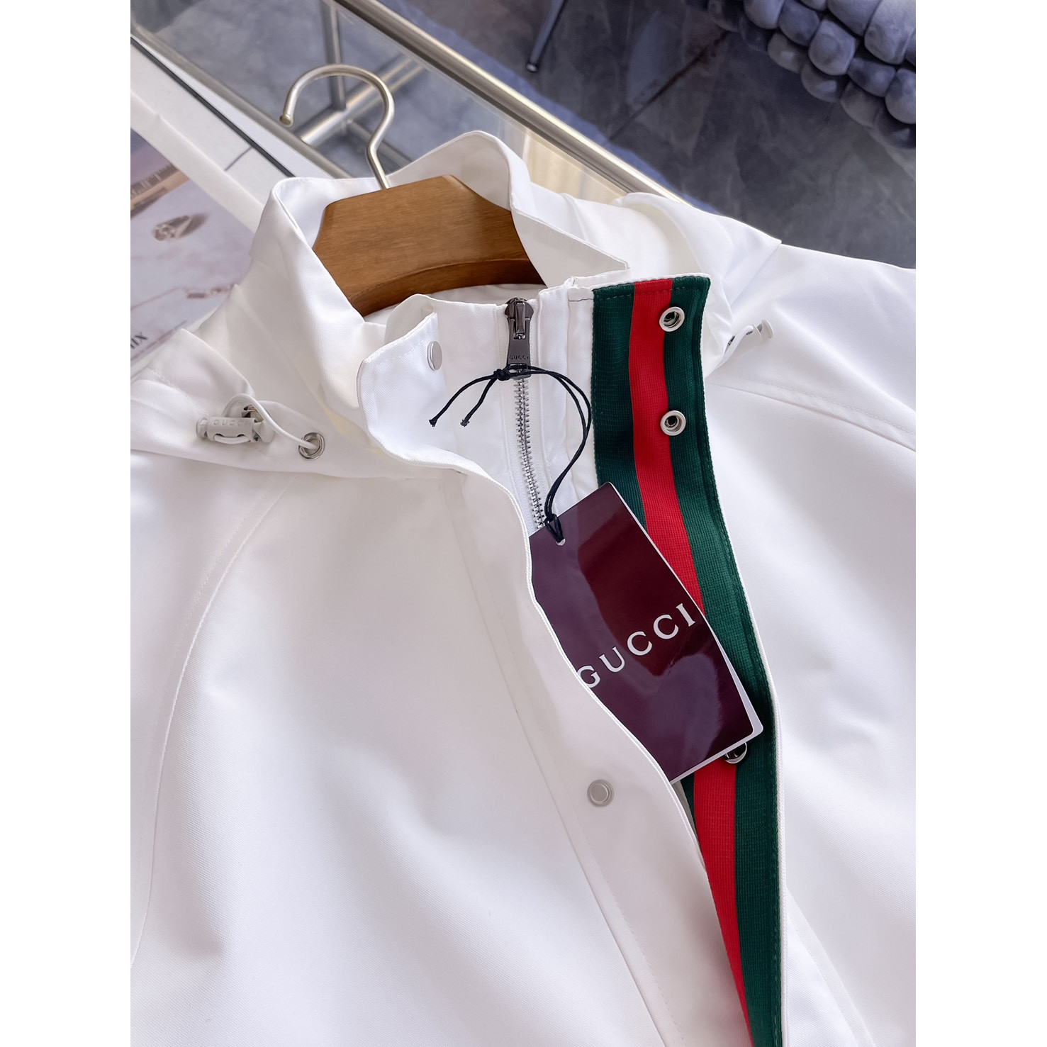 <p>GUCCI 男士夹克外套(白)</p>