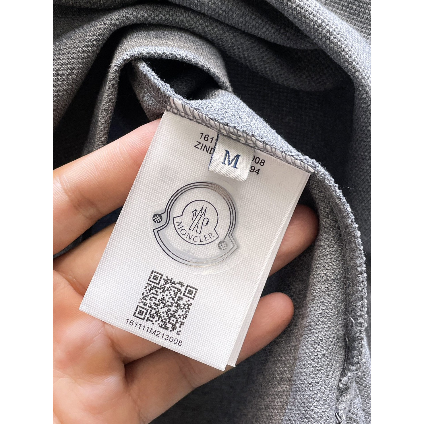 <p>MONCLER&nbsp;短袖翻领polo衫(灰)</p>