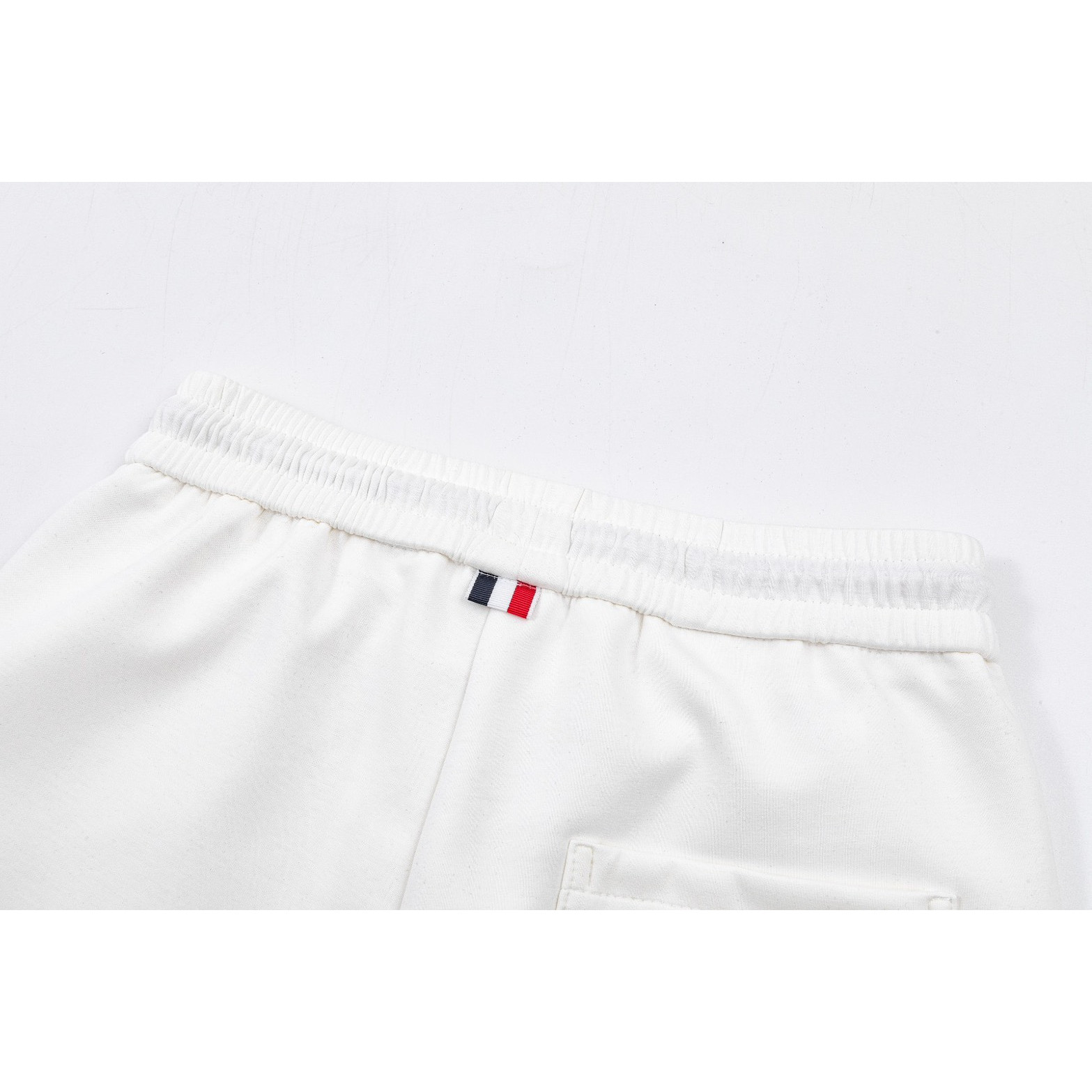 <p>Thom Browne 休闲短裤(白)</p>