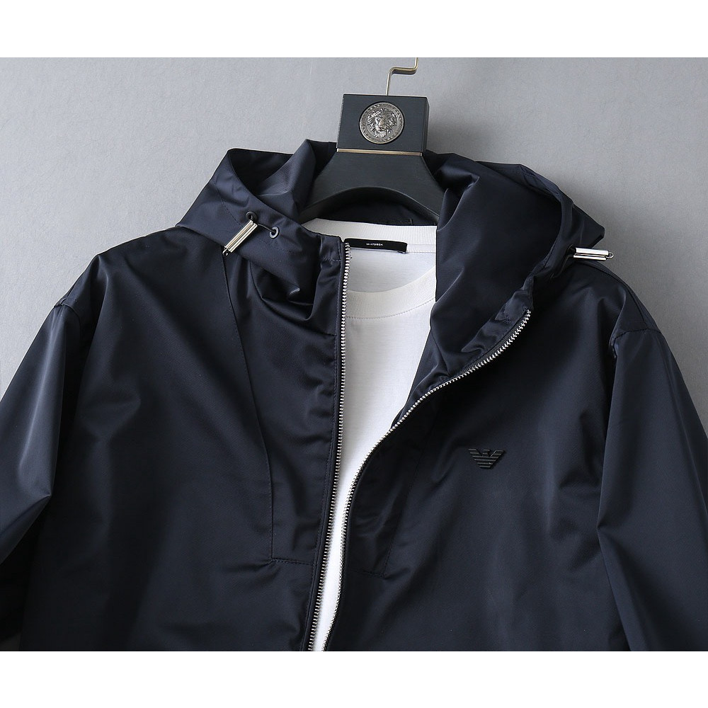 <p>MONCLER 新款男士夹克外套</p>