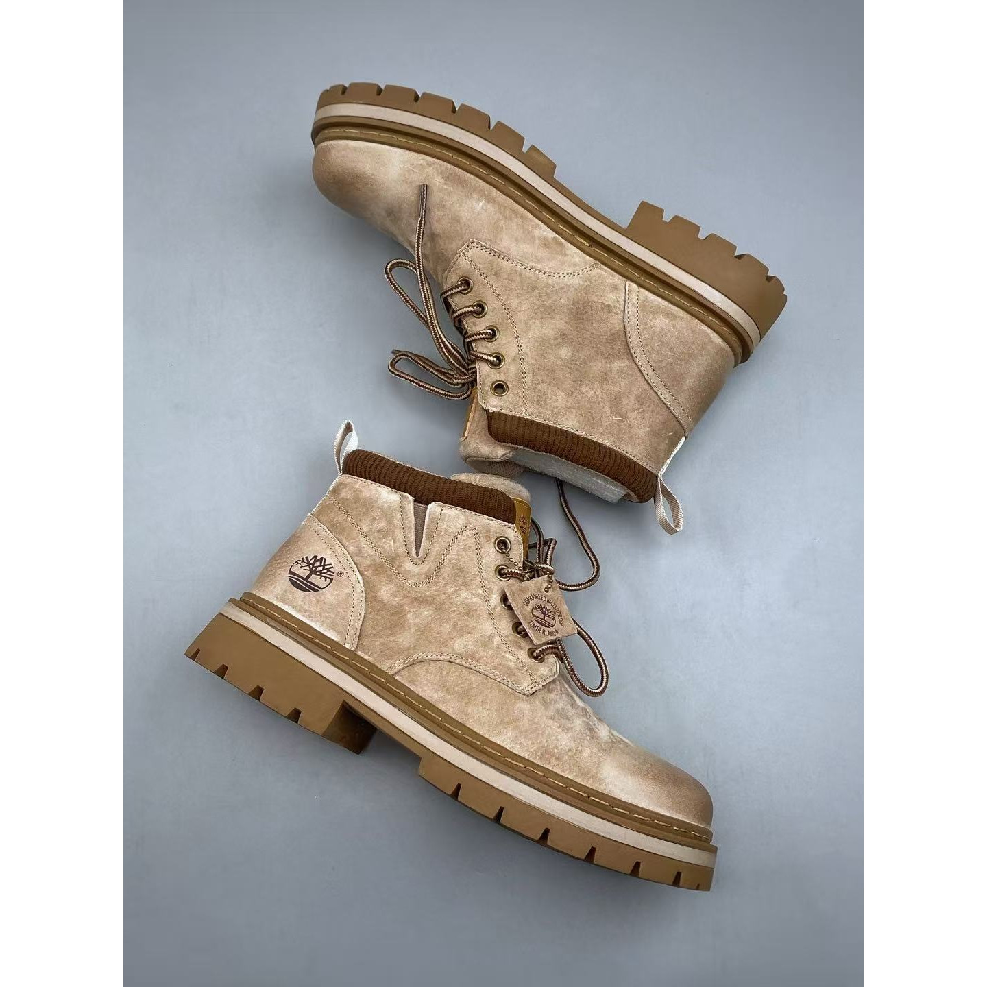 <p>Timberland 经典户外休闲大黄靴系列(淺棕色)</p>