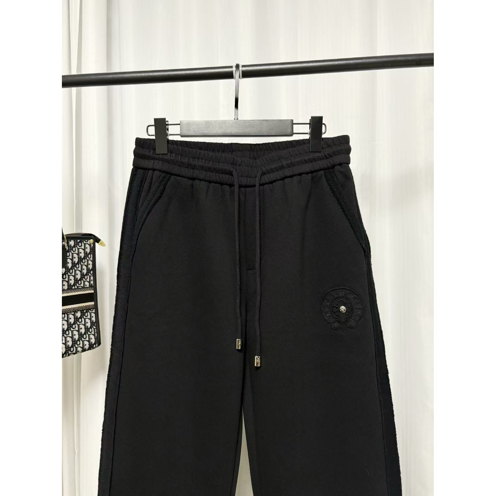 <p>Chrome Hearts 休闲长裤(黑)</p>