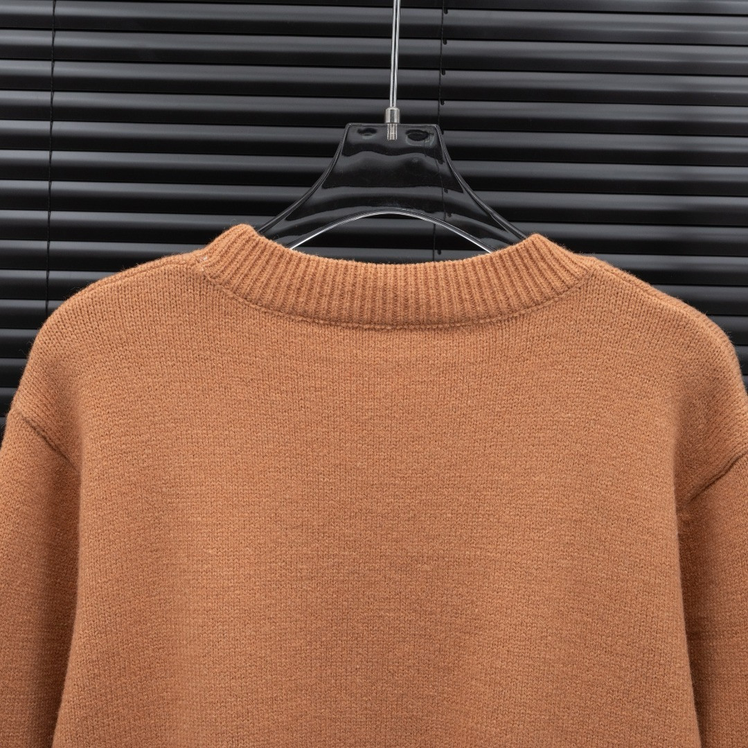 <p>BURBERRY&nbsp;战马 LOGO长袖毛衣(橘)</p>