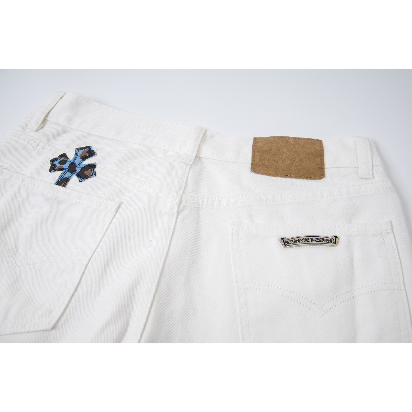 <p>CHROME HEARTS 橙色蓝豹纹牛仔裤(1740#)</p>