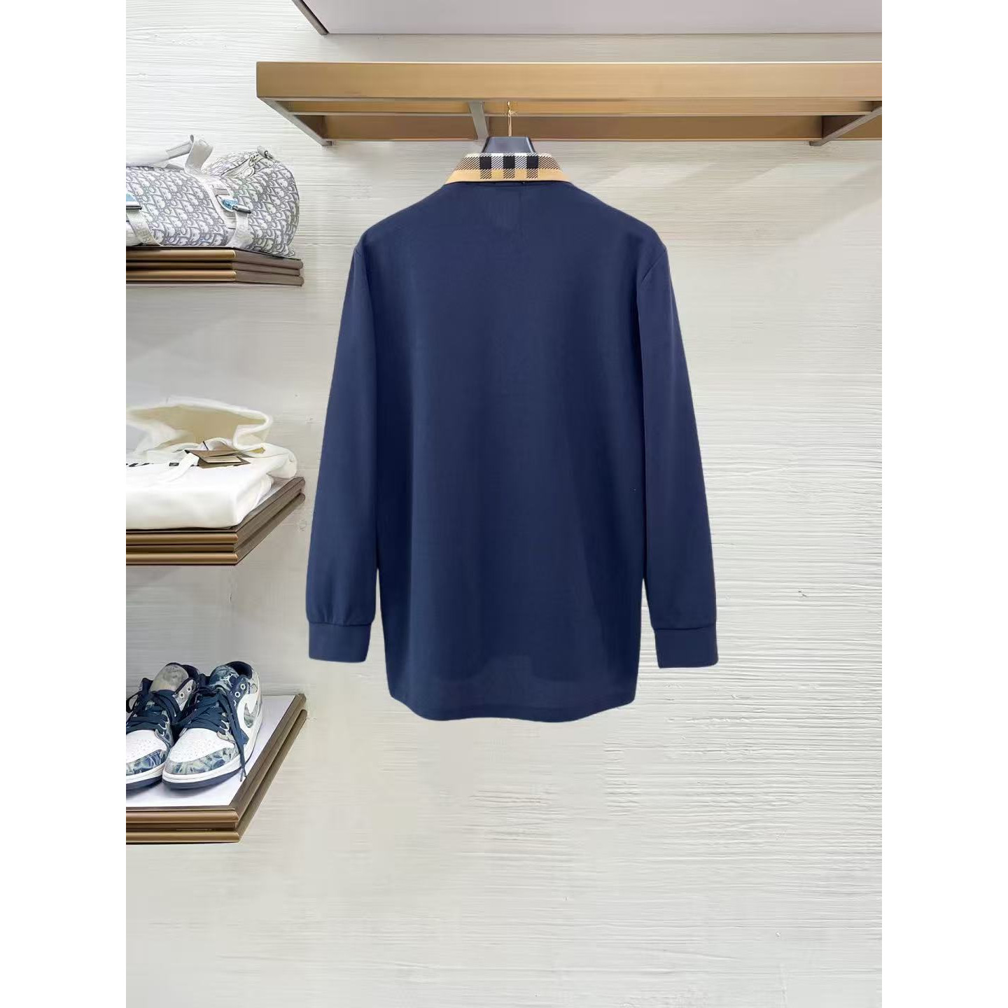 <p>BURBERRY 长袖Polo衫(藍)</p>