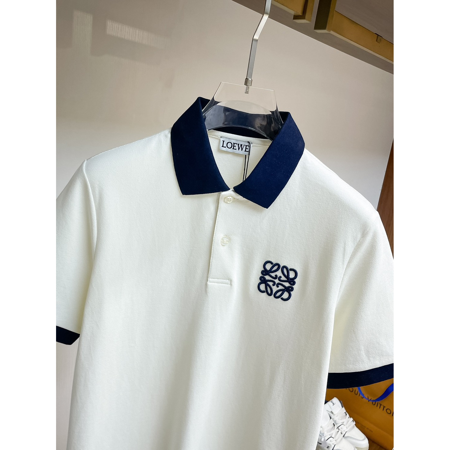 <p>LOEWE&nbsp;短袖翻领polo衫(白)</p>