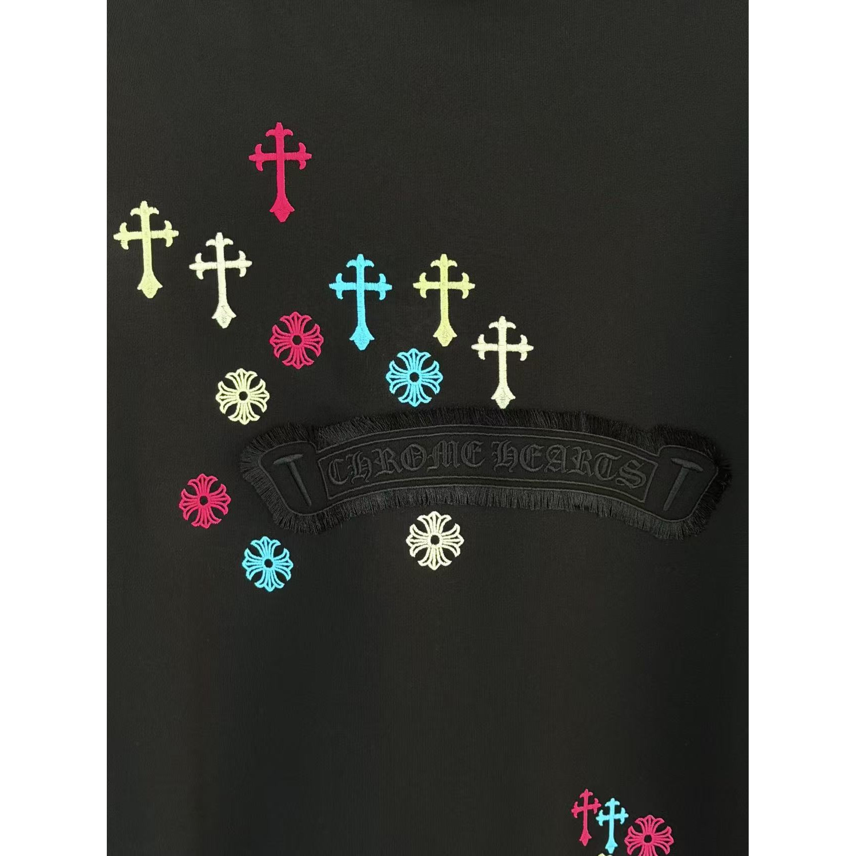 <p>CHROME HEARTS&nbsp;圆领卫衣(黑)</p>