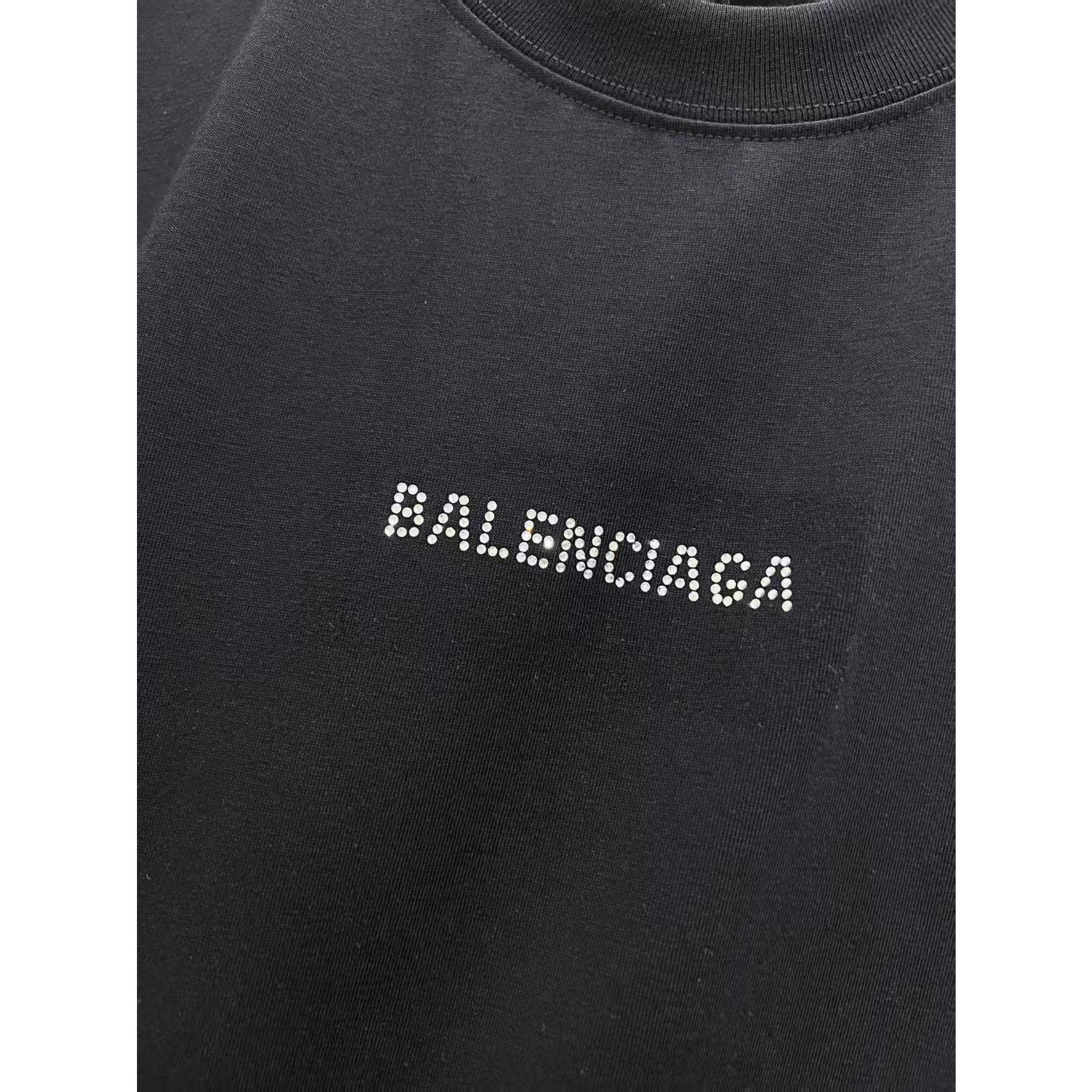 <p>Balenciaga&nbsp;短袖圆领T恤(黑)</p>