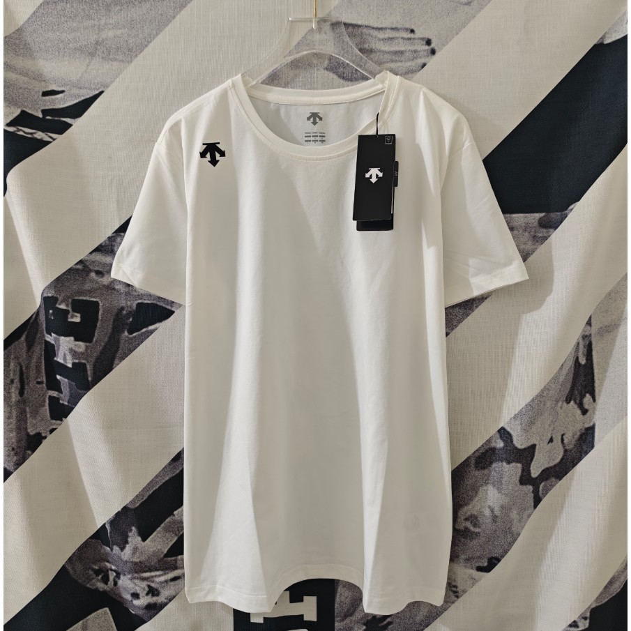 <p>DESCENTE 速乾短袖T恤(白)</p>