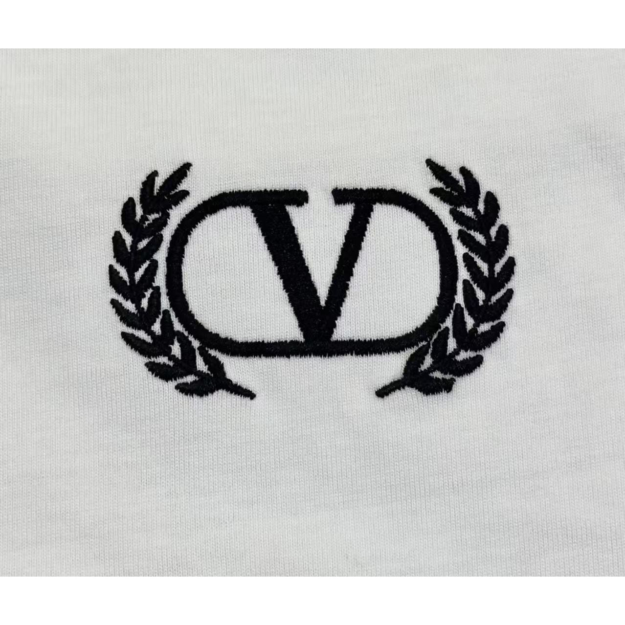 <p>VALENTION 长袖卫衣T恤(白)</p>