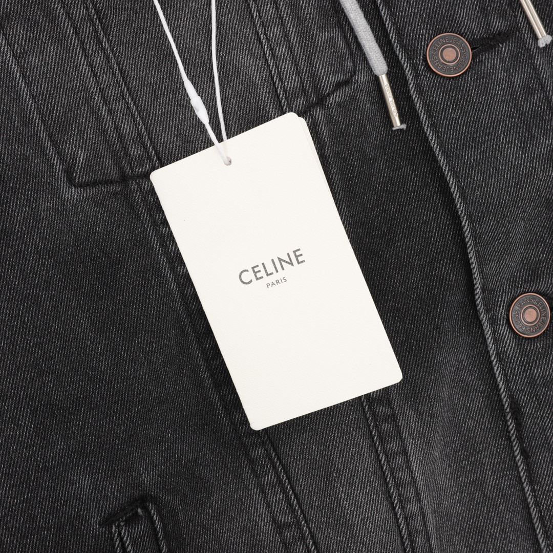 <p>CELINE 水洗连帽牛仔外套</p>