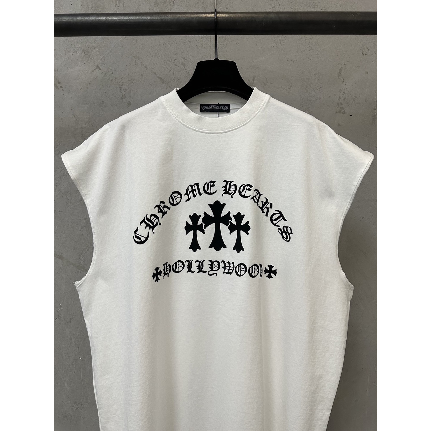 <p>Chrome Hearts 十字架植绒印花坎肩背心(白)</p>