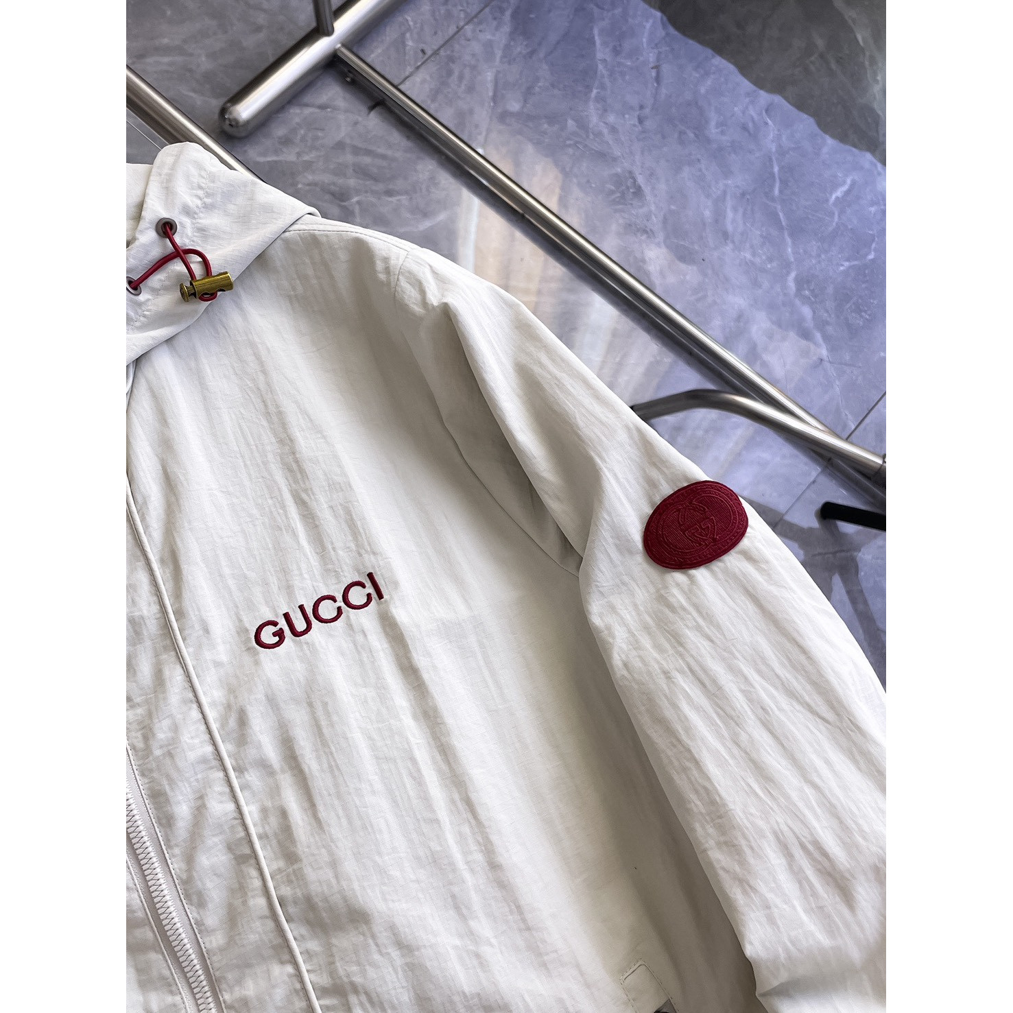 <p>GUCCI 男士夹克外套(白)</p>