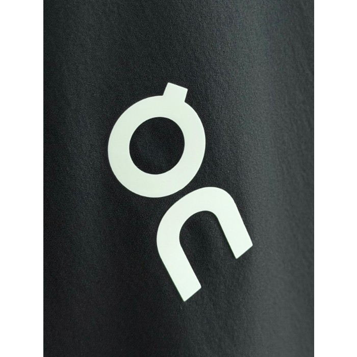 <p>On Weather Jacket Insulated 輕量外套</p>