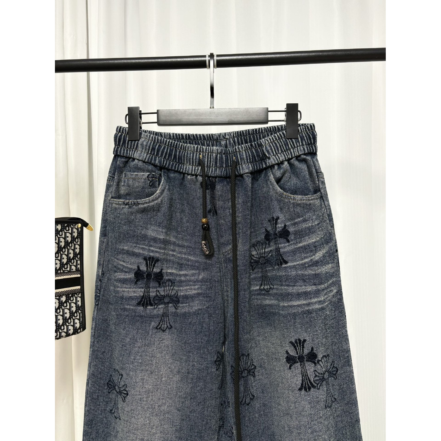 <p>Chrome Hearts 牛仔长裤</p>