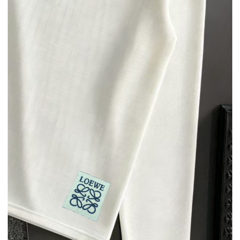 <p>Loewe 高品质男士卫衣(白)</p>