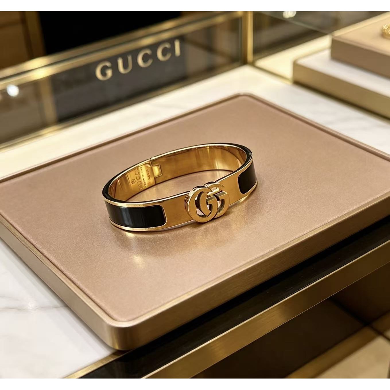 <p>GUCCI&nbsp;手镯</p>