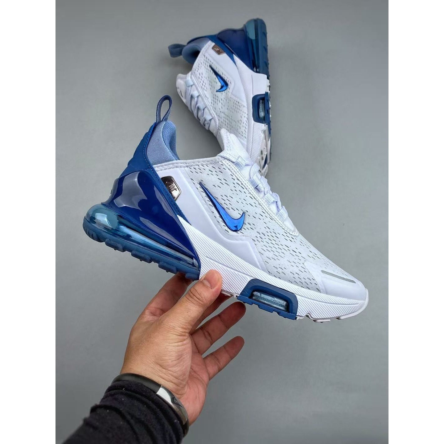 <p>Nike AIR MAX 270 PREMIUM 气垫休闲跑鞋(白藍)</p>