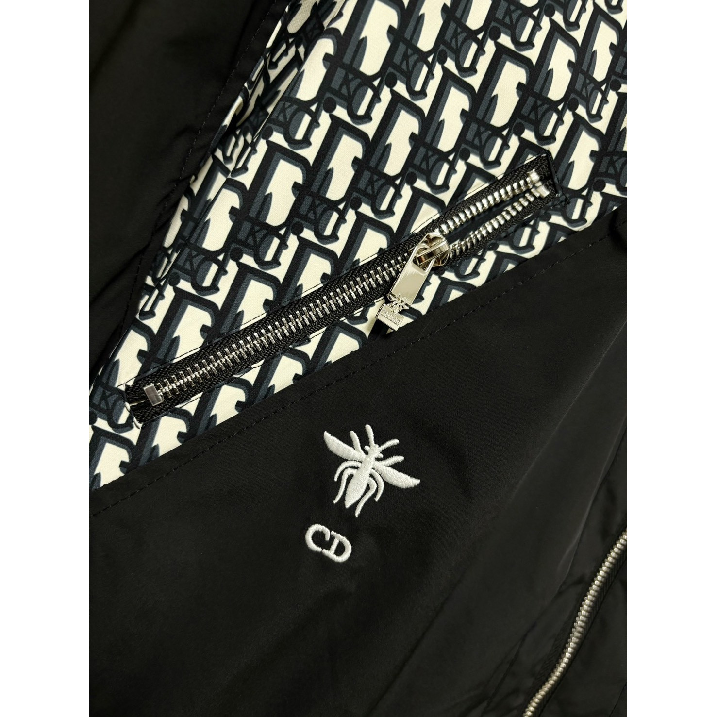 <p>Dior 夹克外套</p>