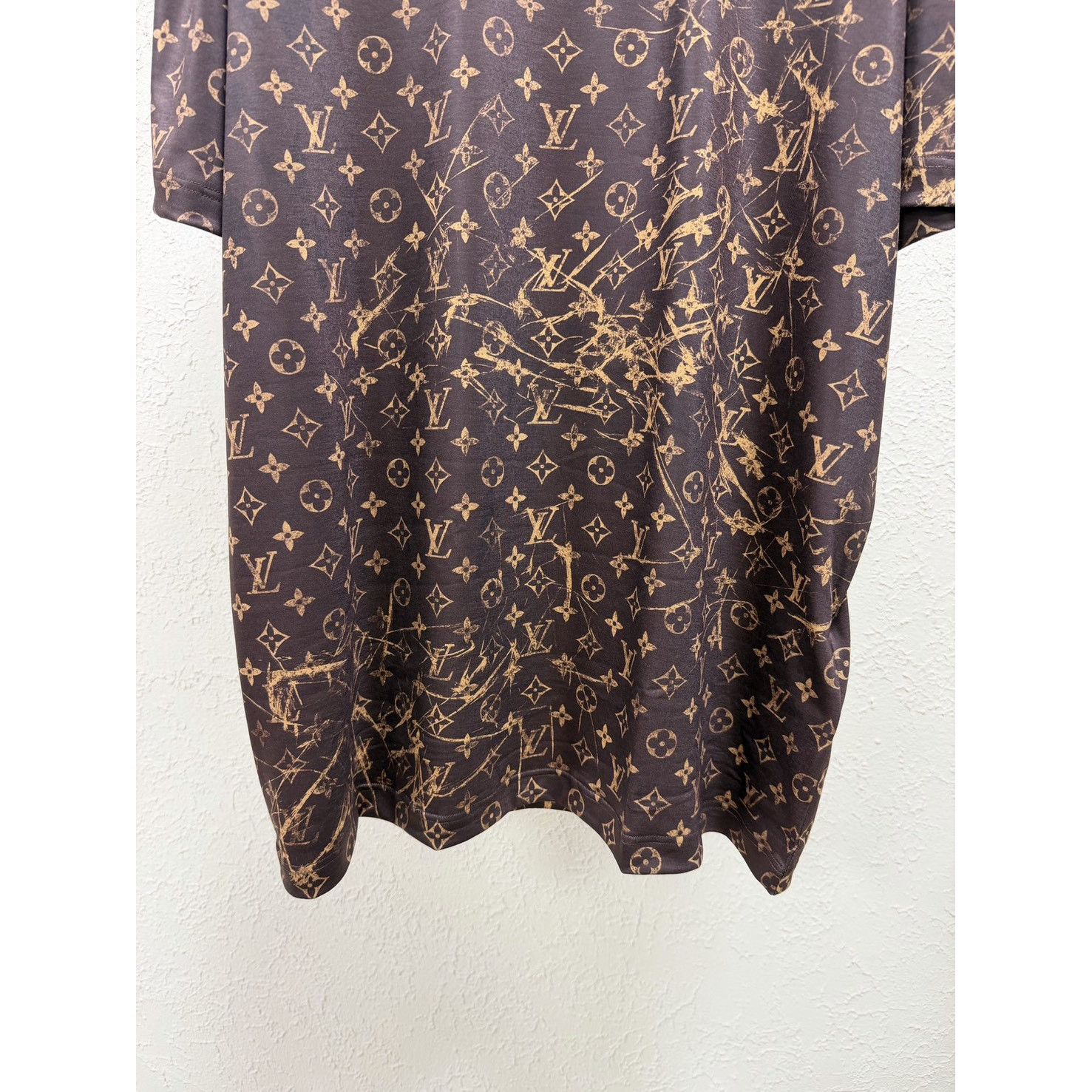 <p>LOUIS VUITTON Monogram 棉质印花短袖 T恤&nbsp;</p>