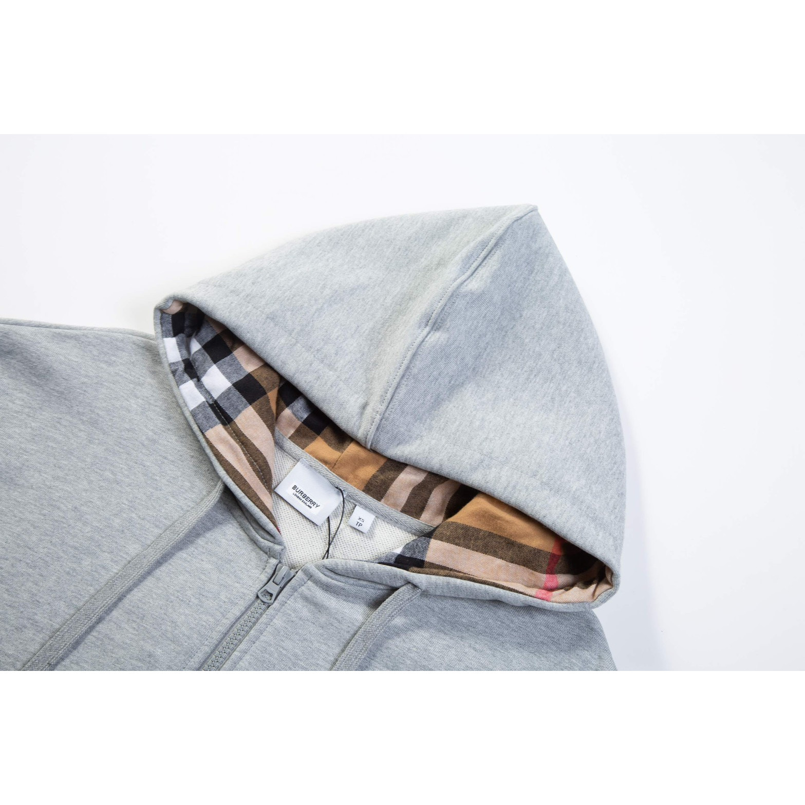 <p>Burberry 连帽外套(灰)</p>