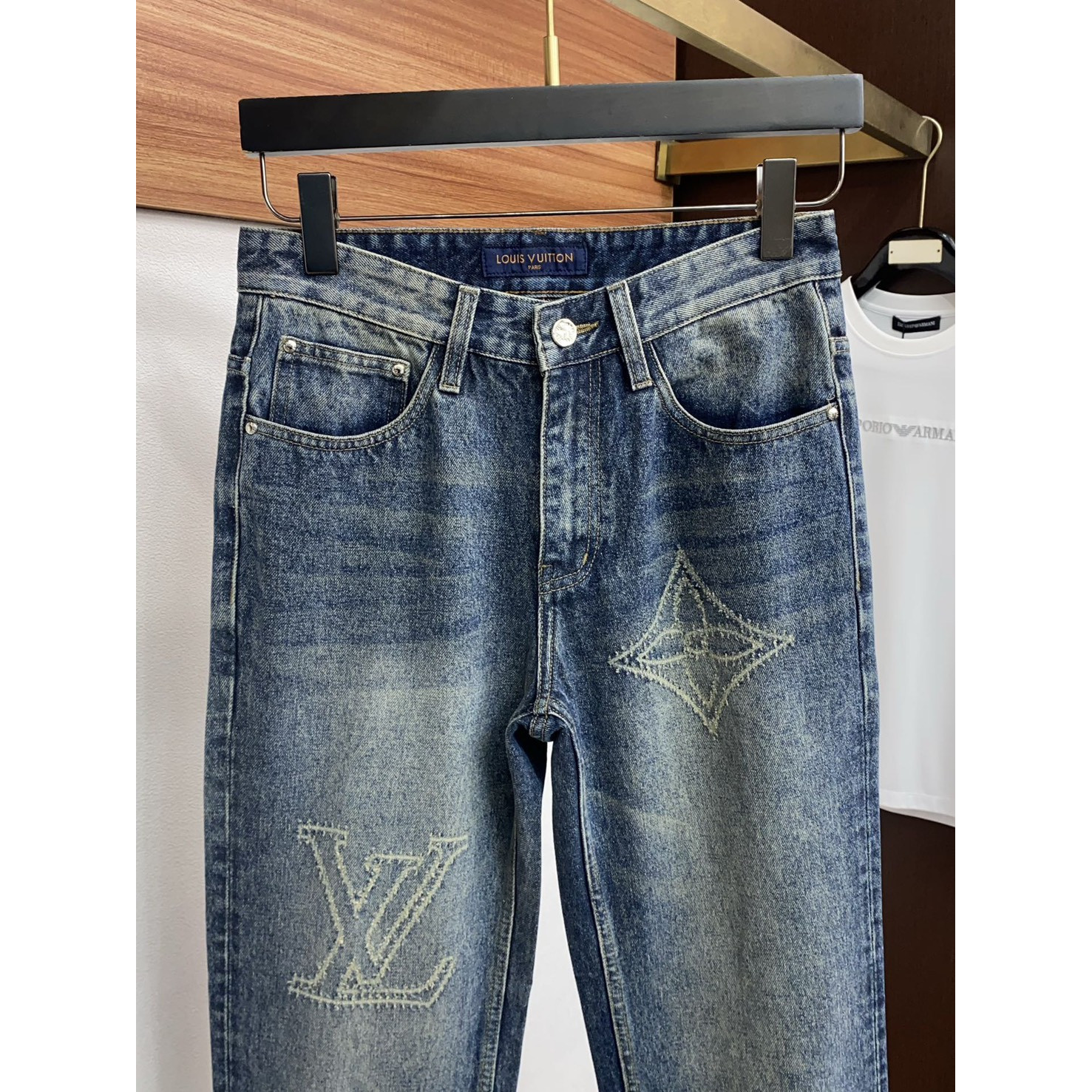<p>LV&nbsp;直筒牛仔裤(5039#)</p>
