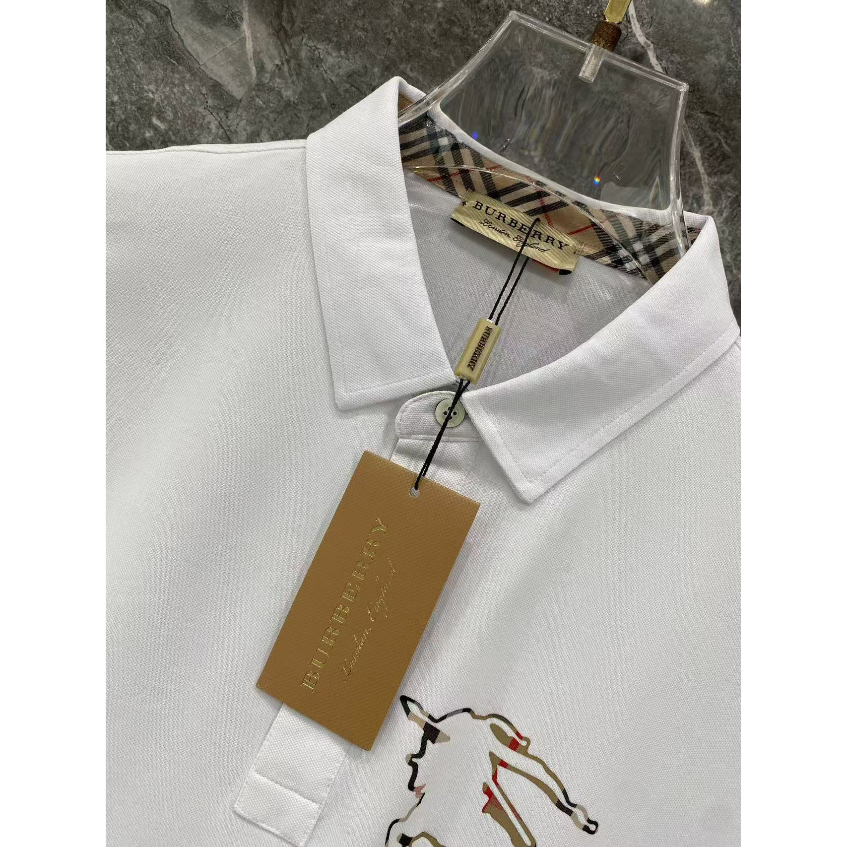 <p>Burberry 秋冬长袖Polo(782983)</p>